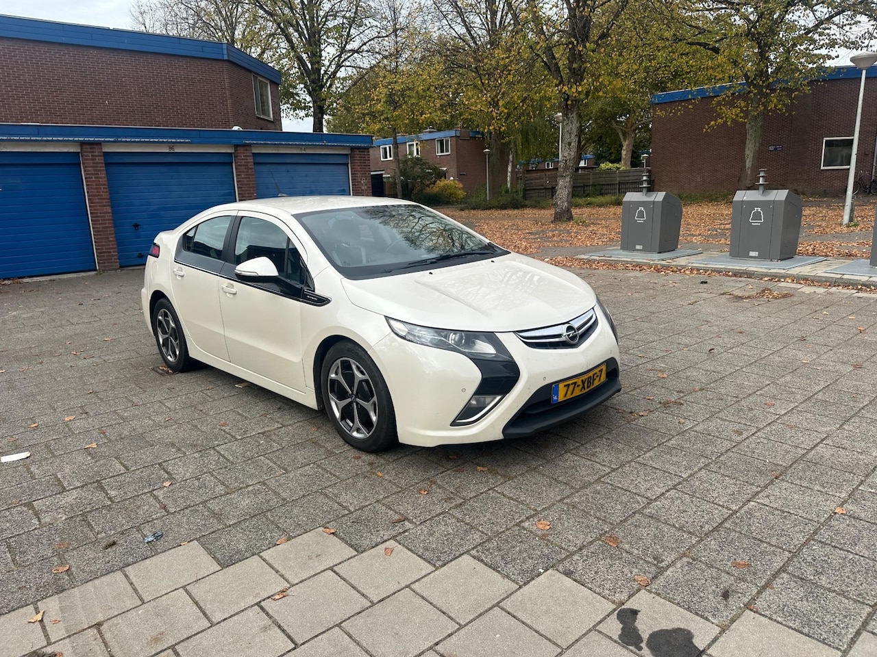 Opel Ampera - 1.4 Hybrid Black Leather White Pearl Metallic - AutoWereld.nl