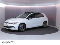 Volkswagen Golf - 1.5 eTSI Life United 150 pk Automaat (DSG) | Navigatie | Panoramadak | Parkeersensoren (Pa