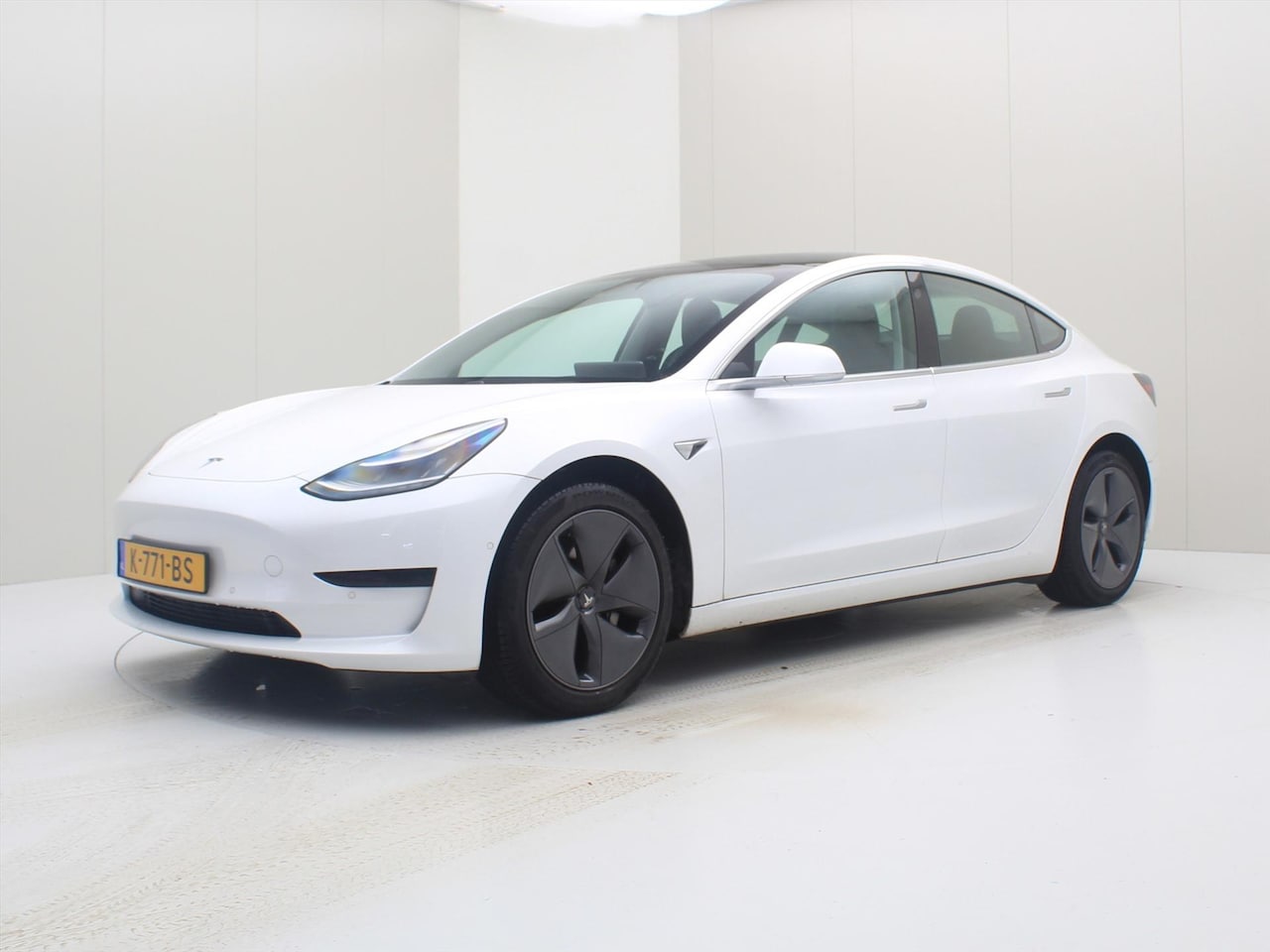 Tesla Model 3 - Standard RWD Plus [ LFP-ACCU+AUTOPILOT+60 kWh+PREMIUM AUDIO ] - AutoWereld.nl