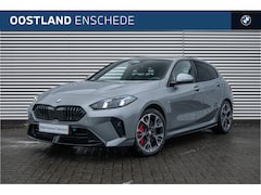 BMW 1-serie - 120 M Sport Automaat / Sportstoelen / Achteruitrijcamera / M Adaptief onderstel / Comfort