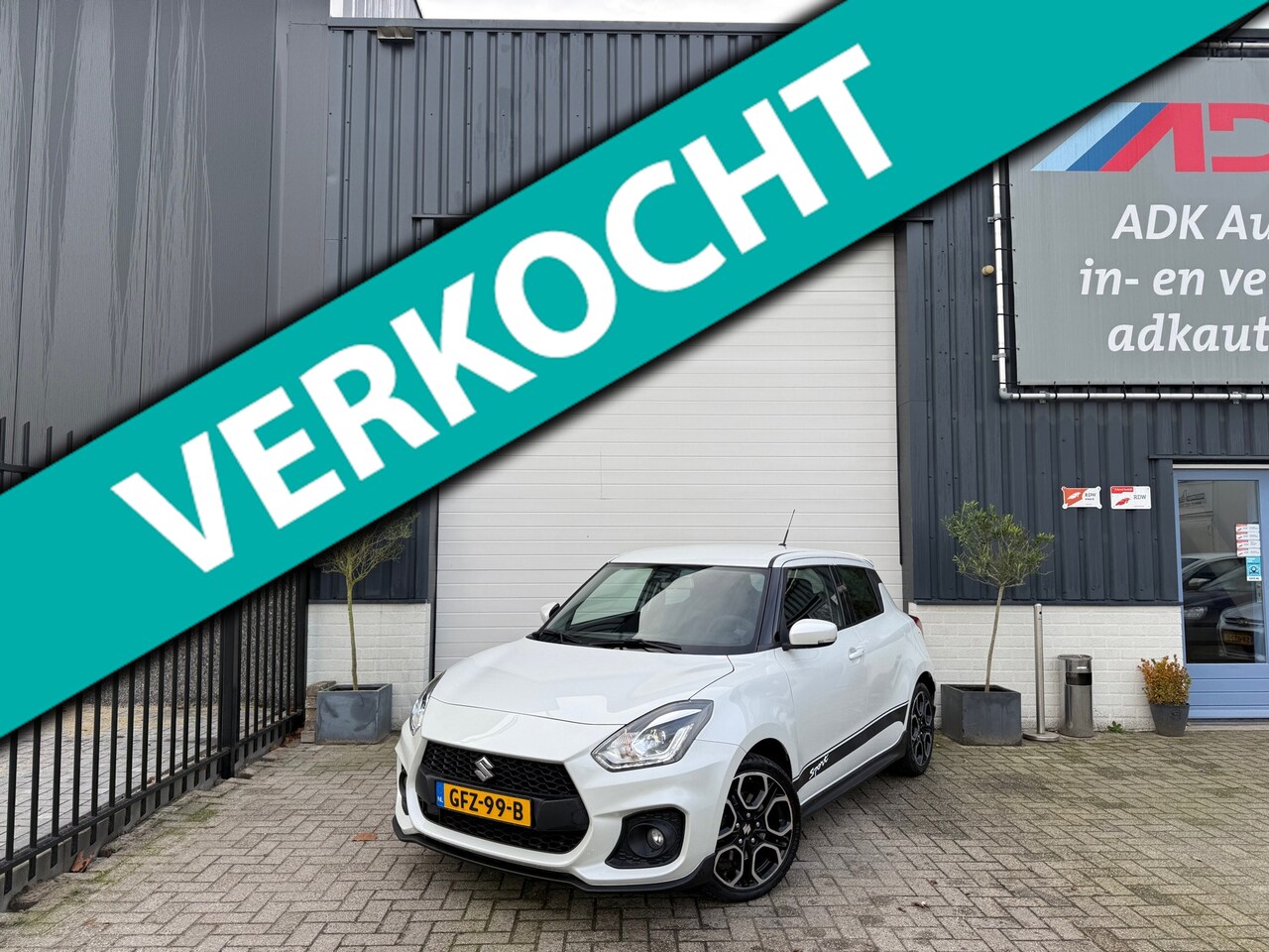 Suzuki Swift - 1.4 Sport ACC/CAMERA/NAVI/LANE ASSIST - AutoWereld.nl