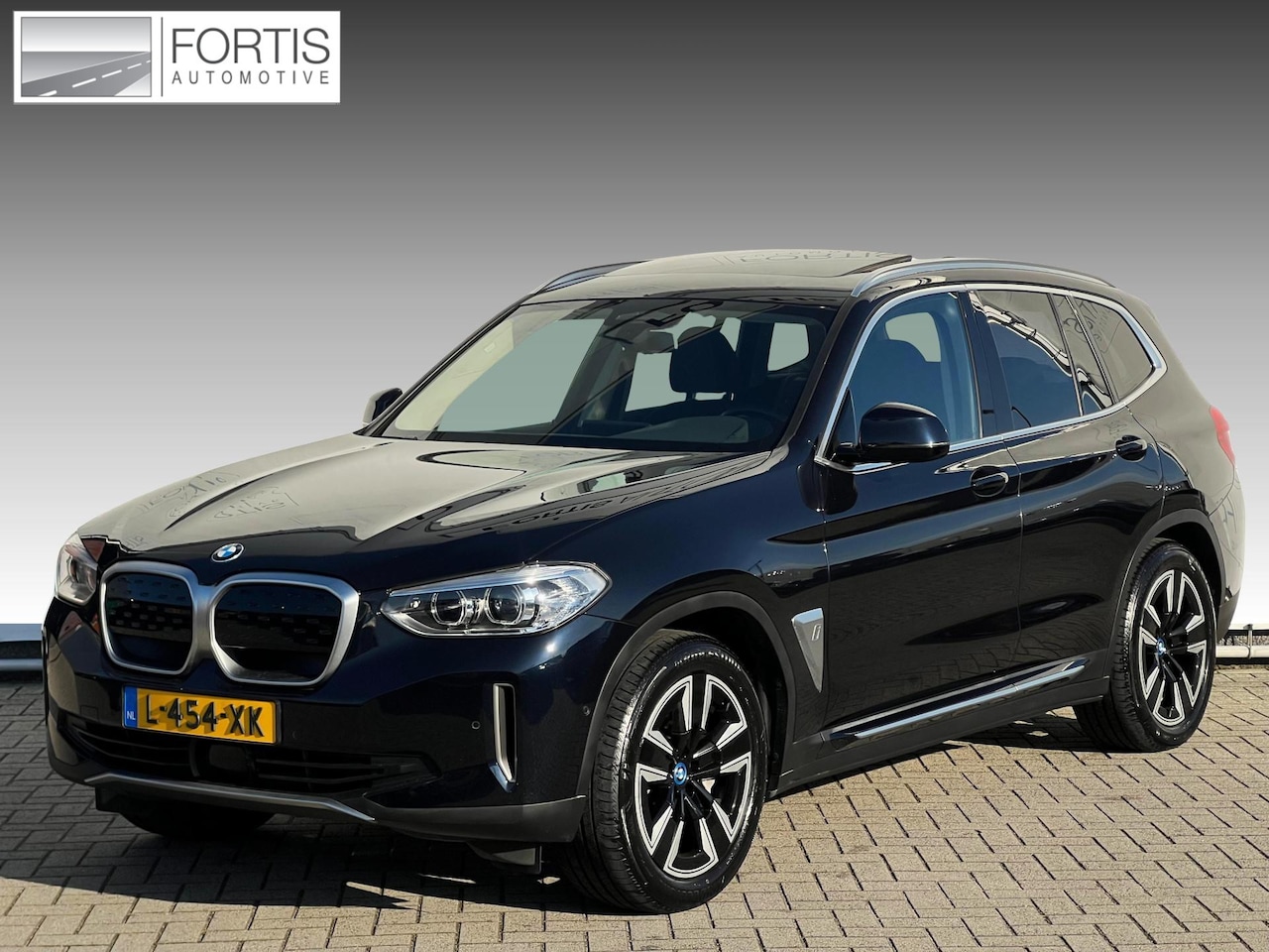 BMW iX3 - Executive 80 kWh NL AUTO | SOH 98% | DEALER ONDERH | LEDER | CAMERA | PANO - AutoWereld.nl