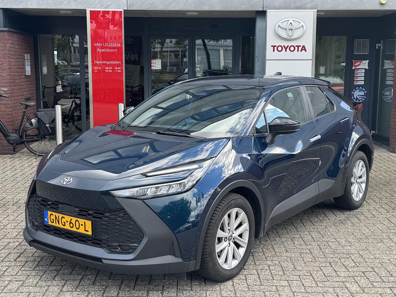 Toyota C-HR - 1.8 HYBRID 140 4S-BANDEN CAMERA APPLE/ANDROID BLIND-SPOT AD-CRUISE 17'' LM-VELGEN NL-AUTO - AutoWereld.nl