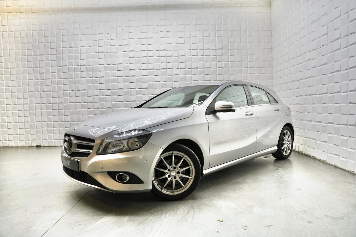 Mercedes-Benz A-klasse - 180 Ambition NAVI LEED PDC STOELVERW - AutoWereld.nl