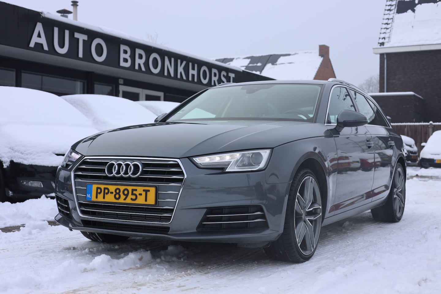 Audi A4 Avant - 2.0 TFSI AUTOMAAT | NAVI | TREKHAAK | NIEUW MODEL - AutoWereld.nl