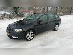 Skoda Octavia Combi - 1.6 TDI Automaat / Clima / Pdc