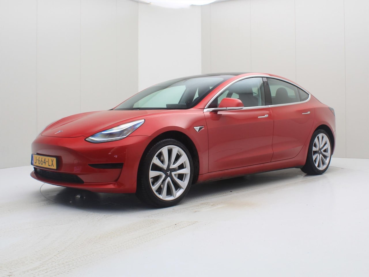 Tesla Model 3 - Standard RWD Plus [ AUTOPILOT+19 INCH+PREMIUM AUDIO ] - AutoWereld.nl