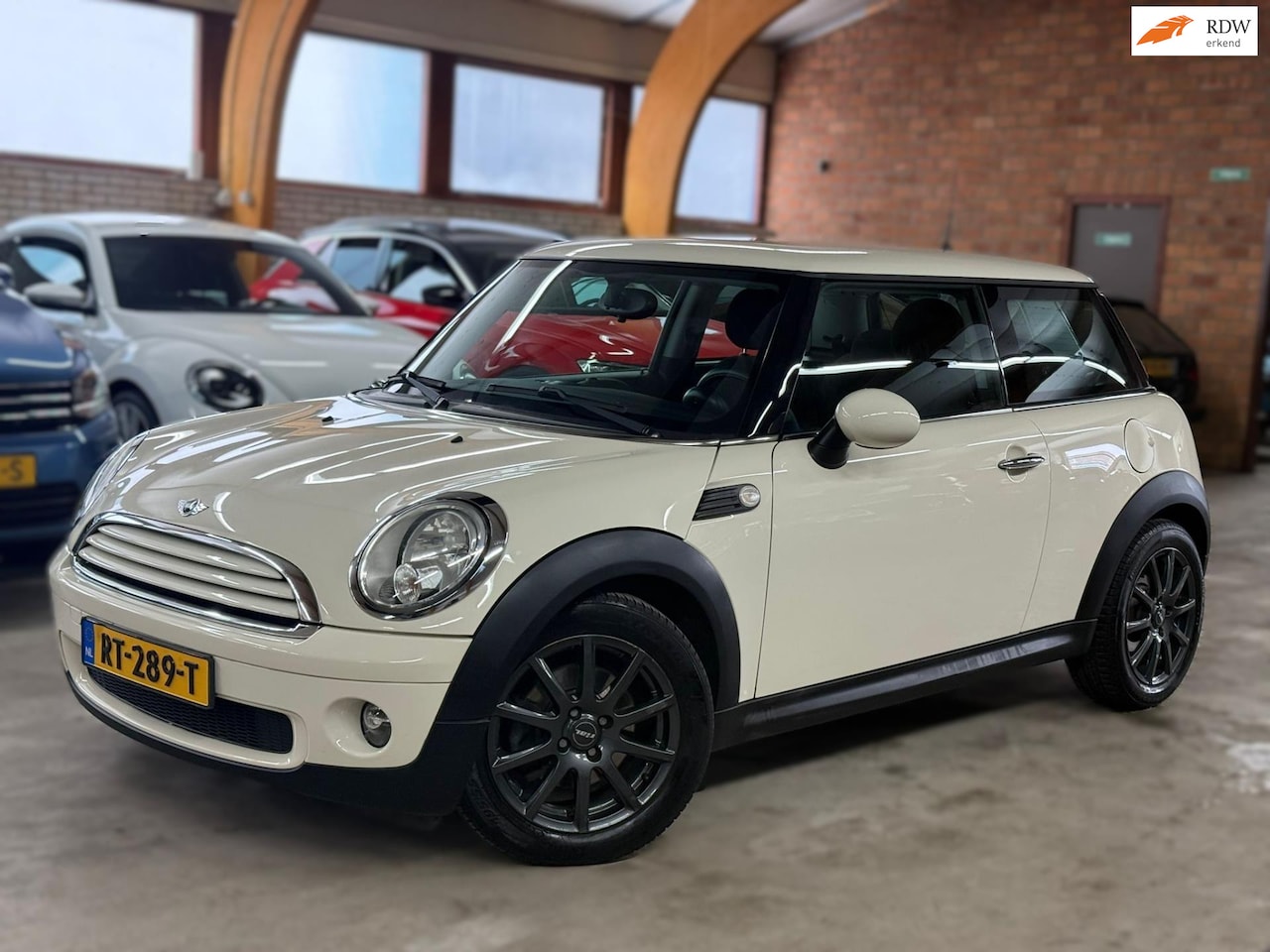 MINI One - Mini 1.6 Salt, Airco Stoelverwarming Ketting vervangen - AutoWereld.nl