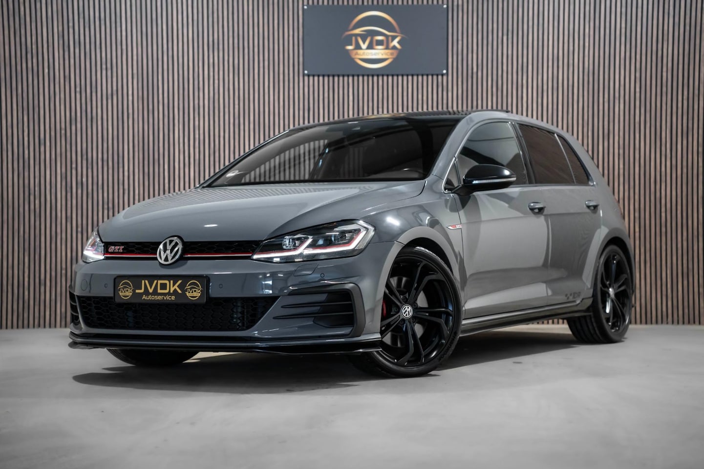Volkswagen Golf - 2.0 TSI GTI TCR PANO DSG AKRA - AutoWereld.nl