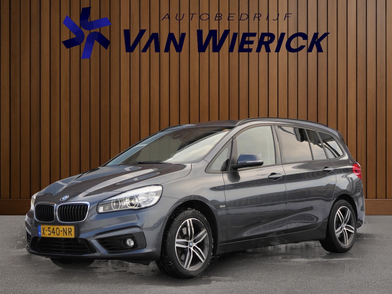BMW 2-serie Gran Tourer - 218i High Executive 7-Zitter 136PK! | Sportstoelen | Trekhaak | LED | Elektrische achterkl - AutoWereld.nl