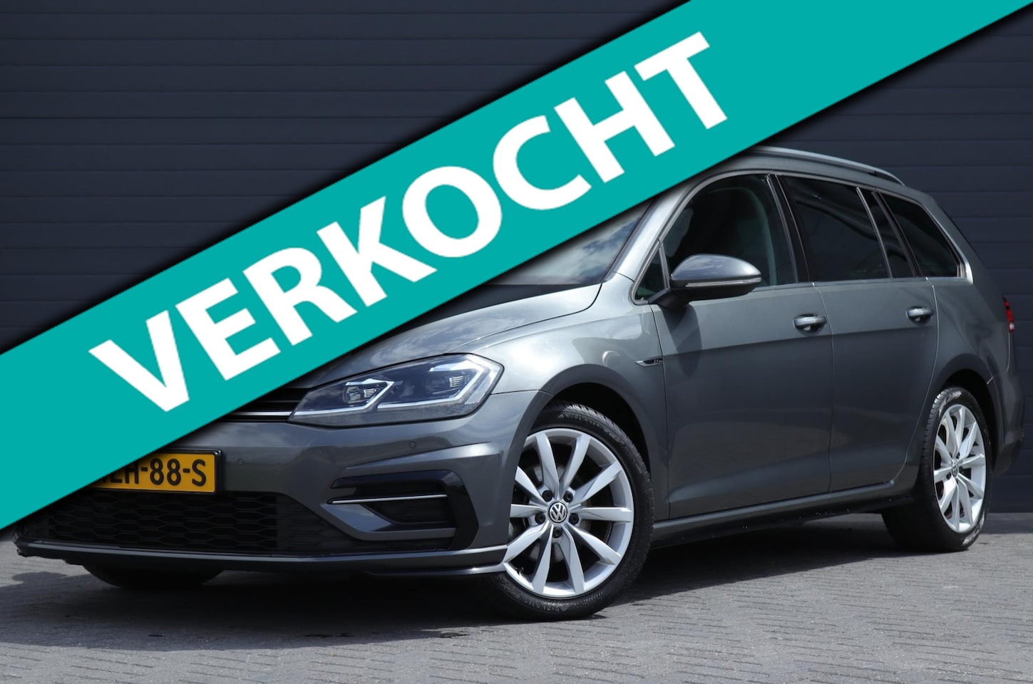 Volkswagen Golf Variant - 1.5 TSI Highline R-Line / Carplay / DSG automaat / Camera - AutoWereld.nl