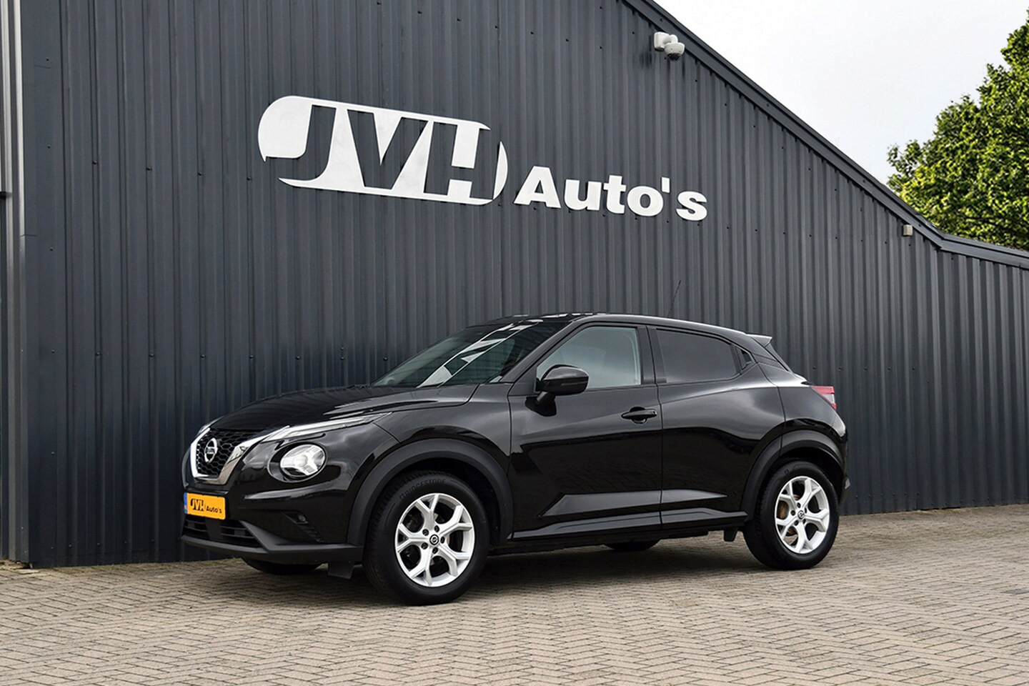 Nissan Juke - 1.0 DiG-T AUT Acenta 10-2022 | Navi | AppleCarPlay | PrG | Cam | 17" - AutoWereld.nl