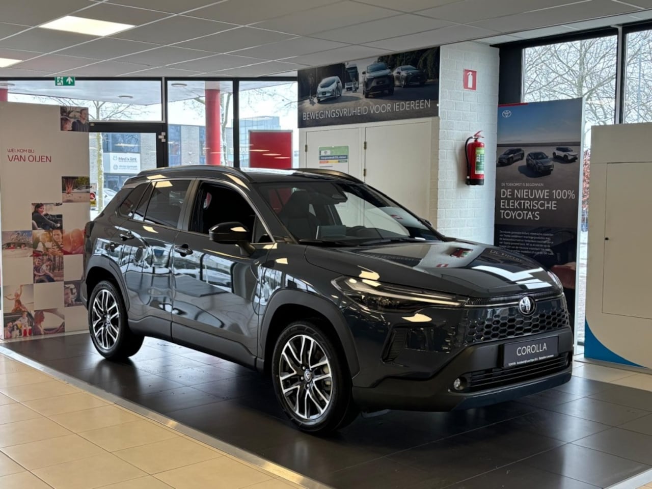 Toyota Corolla Cross - Hybrid 140 Dynamic | Uit voorraad leverbaar | €44.695,00 rijklaa - AutoWereld.nl