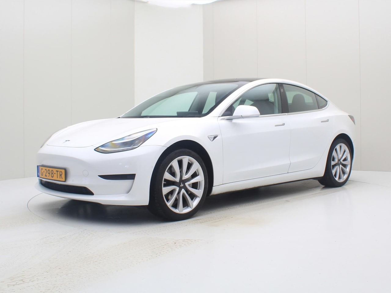 Tesla Model 3 - Standard RWD Plus [ AUTOPILOT+19 INCH+60 kWh+PREMIUM AUDIO ] - AutoWereld.nl