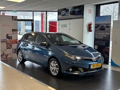 Toyota Auris - 1.8 Hybrid Trend | Automaat | Pano- dak | Af. trekhaak | All sea