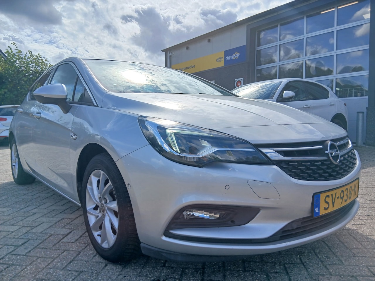 Opel Astra - 1.4 Innovation - Navigatie - Achteruitrijcamera - Airco - AutoWereld.nl