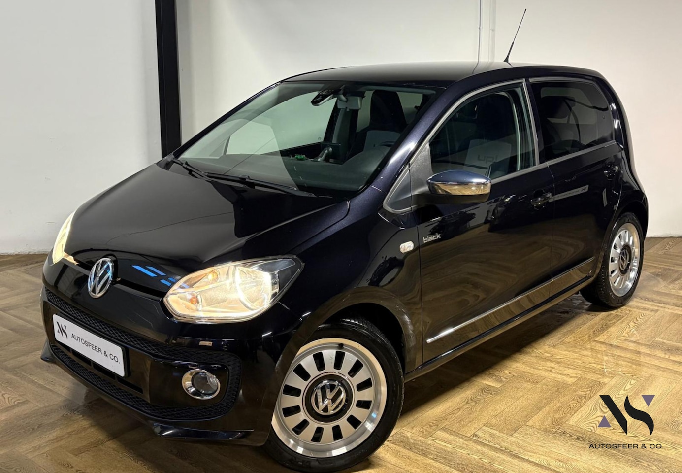 Volkswagen Up! - 1.0 high up! BlueMotion NAV ELEC.PAKKET. - AutoWereld.nl