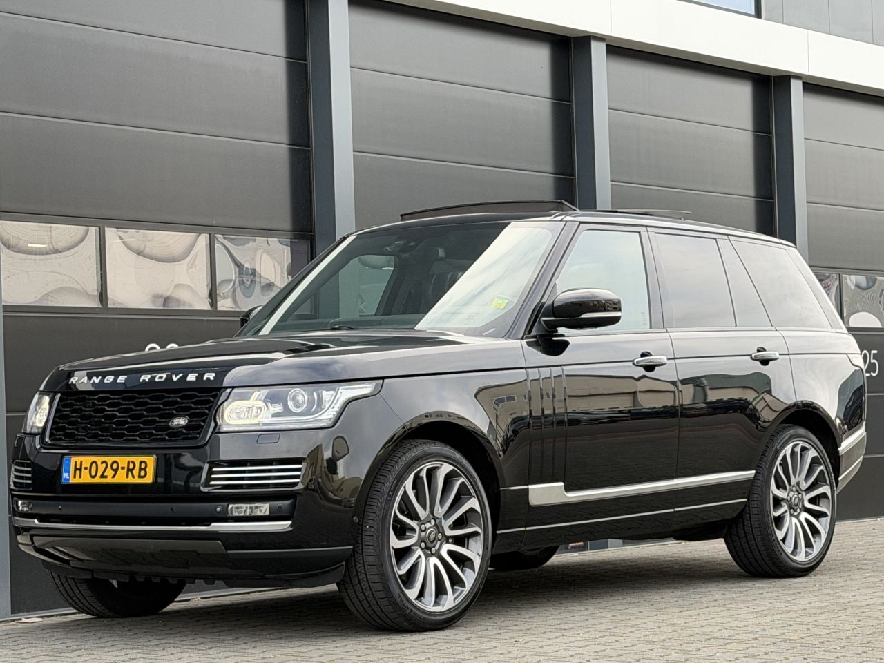 Land Rover Range Rover - 4.4 SDV8 Autobiography Pano Camera Leer - AutoWereld.nl