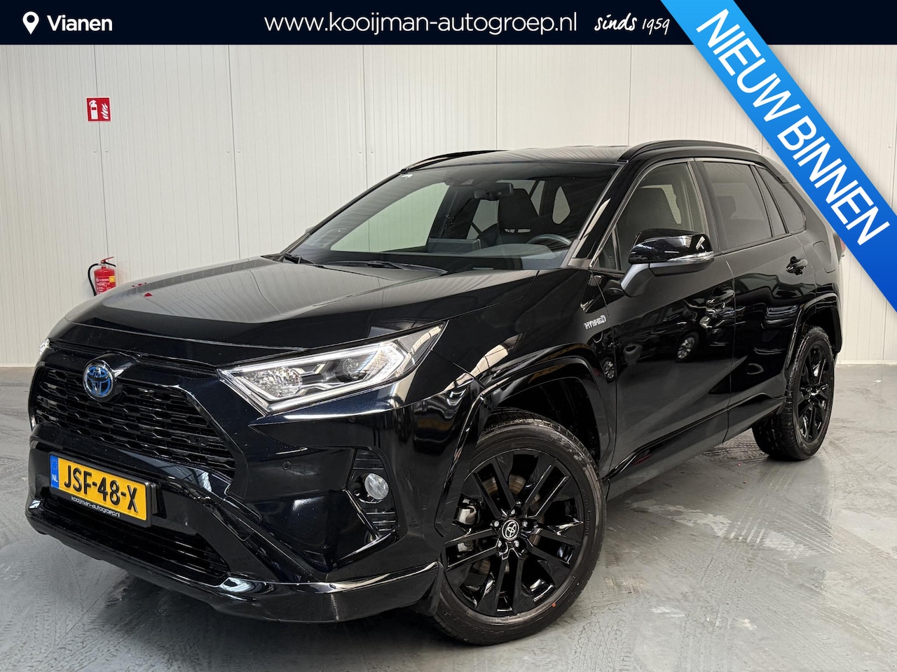 Toyota RAV4 - 2.5 Hybrid AWD Black Edition 1650 kg trekgewicht, slechts 29896 km, 4WD, JBL, Stoelverwarm - AutoWereld.nl