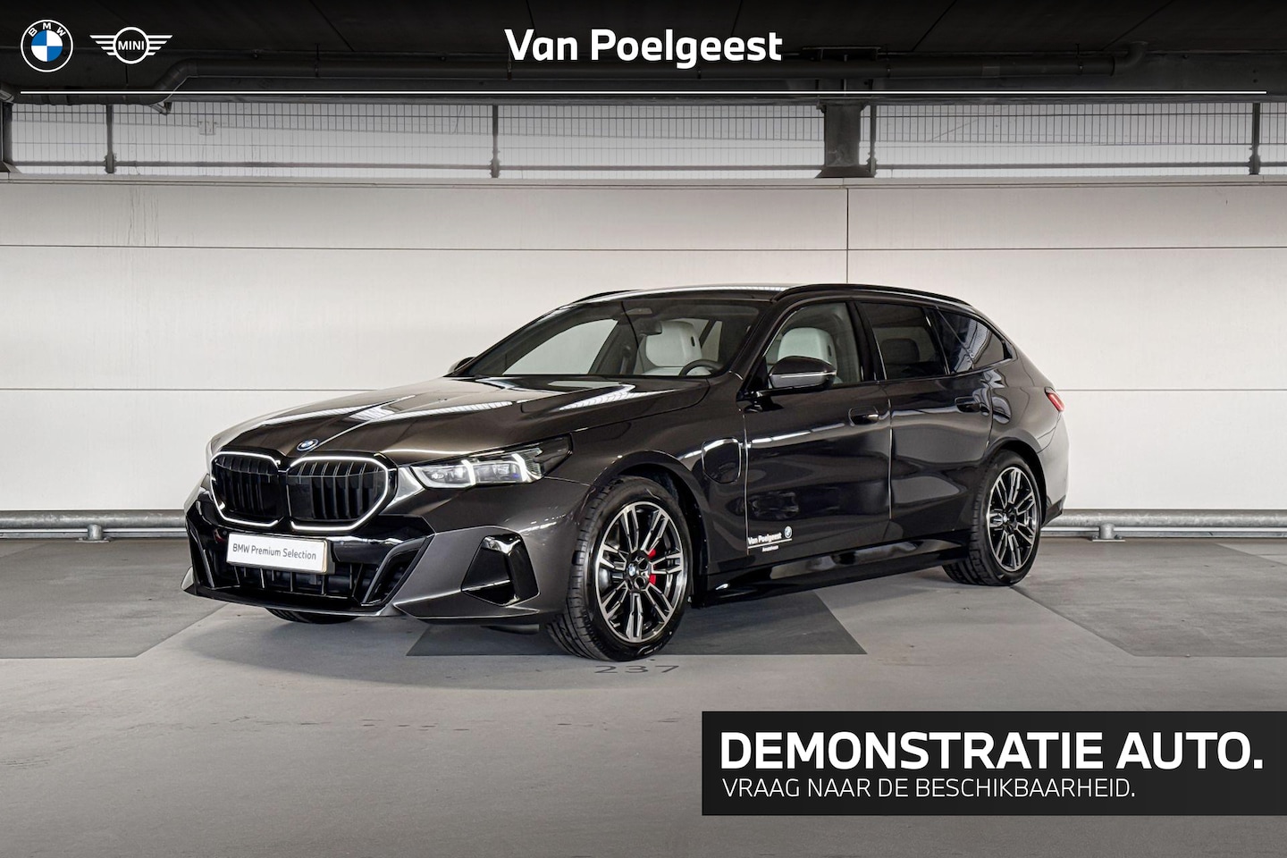 BMW 5-serie Touring - 530e | M Sportpakket Pro | Travel Pack | Comfort Pack | Trekhaak - AutoWereld.nl