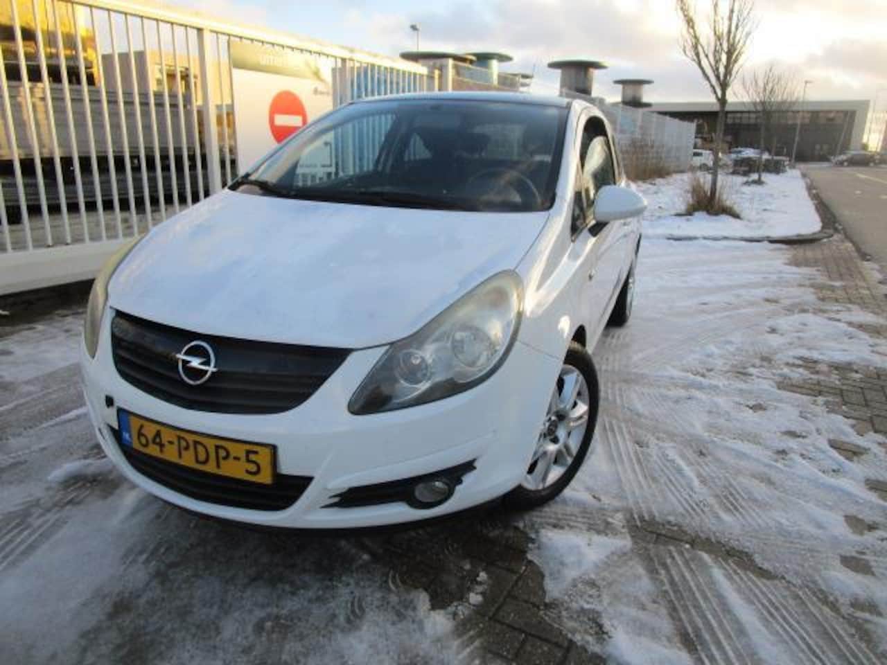 Opel Corsa - 1.4-16V Color Edition 1.4-16V Color Edition - AutoWereld.nl