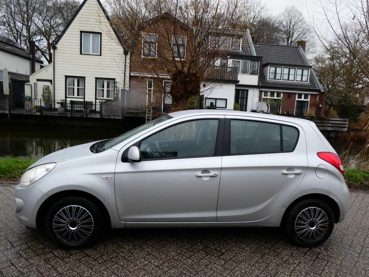 Hyundai i20 - 1.2i 5-deurs 4-Cilinder Airco Zuinig A-Label Onderhoudshistorie - AutoWereld.nl