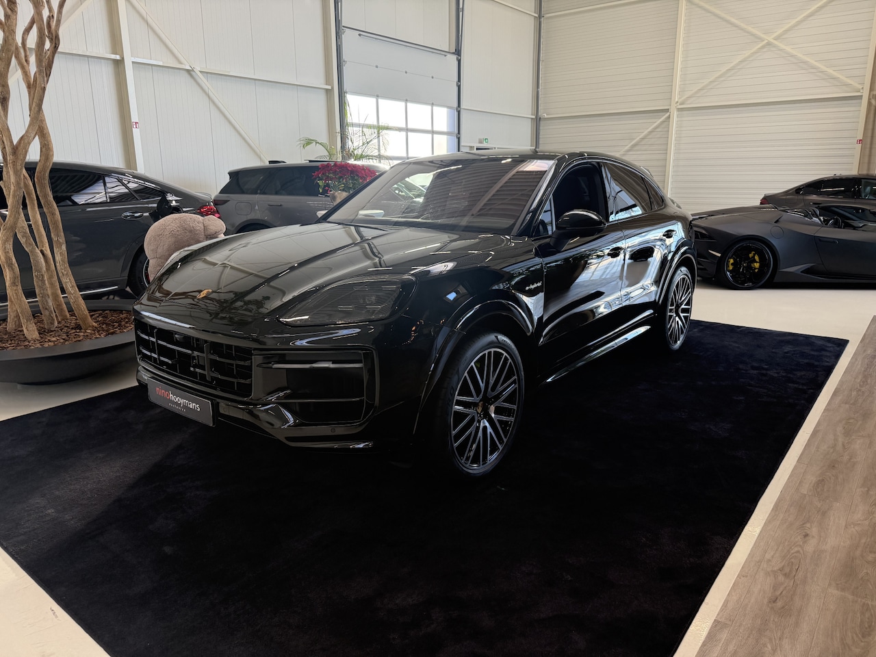 Porsche Cayenne Coupé - 3.0 E-Hybrid | Sport Design | 18weg sportstoelen | Leder pakket | Bose | Trekhaak | PASM | - AutoWereld.nl