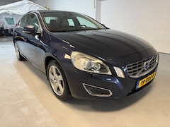 Volvo S60 - 1.6 T4 Summum_LET OP 36491 KM _LEER-AUTOMAAT-NETTE AUTO