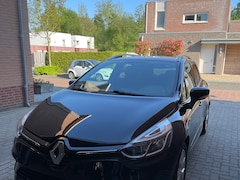 Renault Clio Estate - 0.9 TCe Limited , Keyless, LMV, Cruise control, Airco, Bluetooth, Navi, Parkeer sensoren en Privacy Glass.