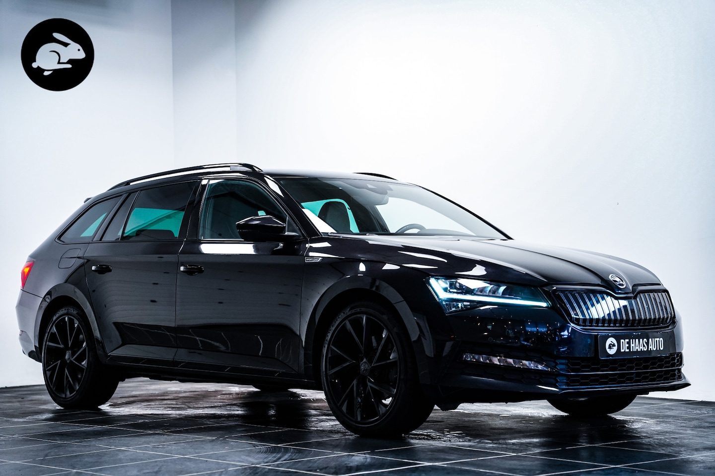 Skoda Superb Combi - 1.4 TSI iV Sportline Black ed|19 inch|Camera|Acc - AutoWereld.nl