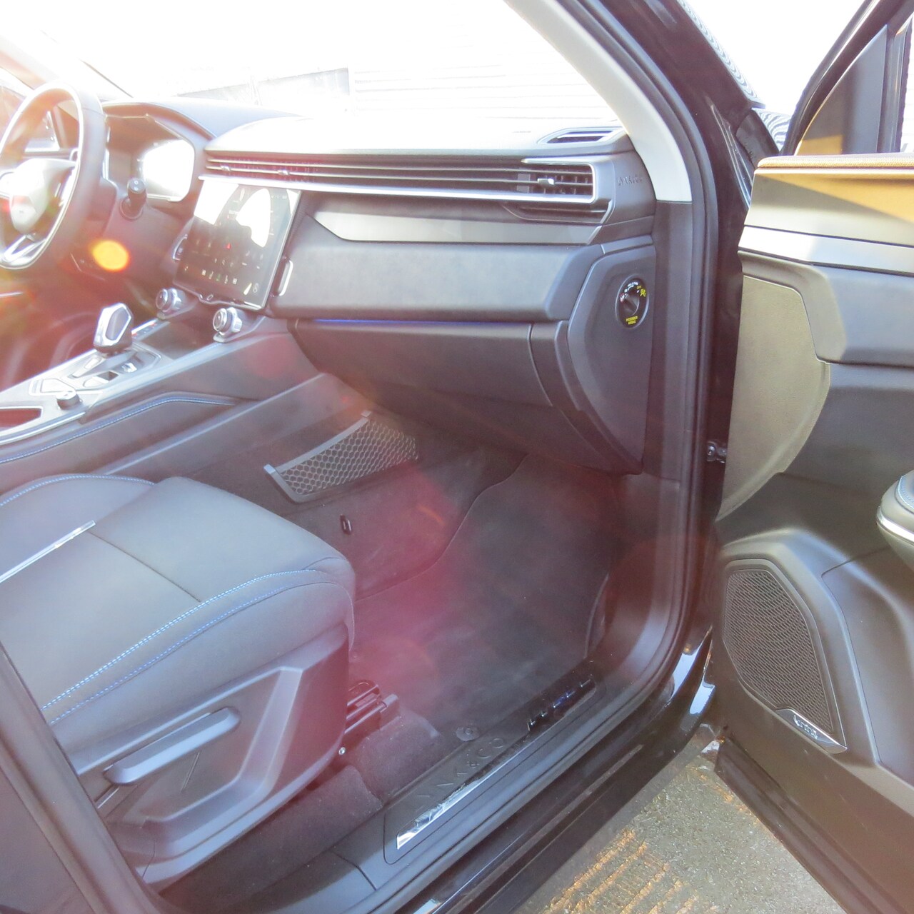 Lynk & Co 01 - 1.5 Plug-in 360 Camera | Pano | Infinity Sound