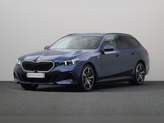 BMW 5-serie Touring - 550e xDrive | M-sport Pro. | M-sportremschijven | Driving Assistant Professional | Harman