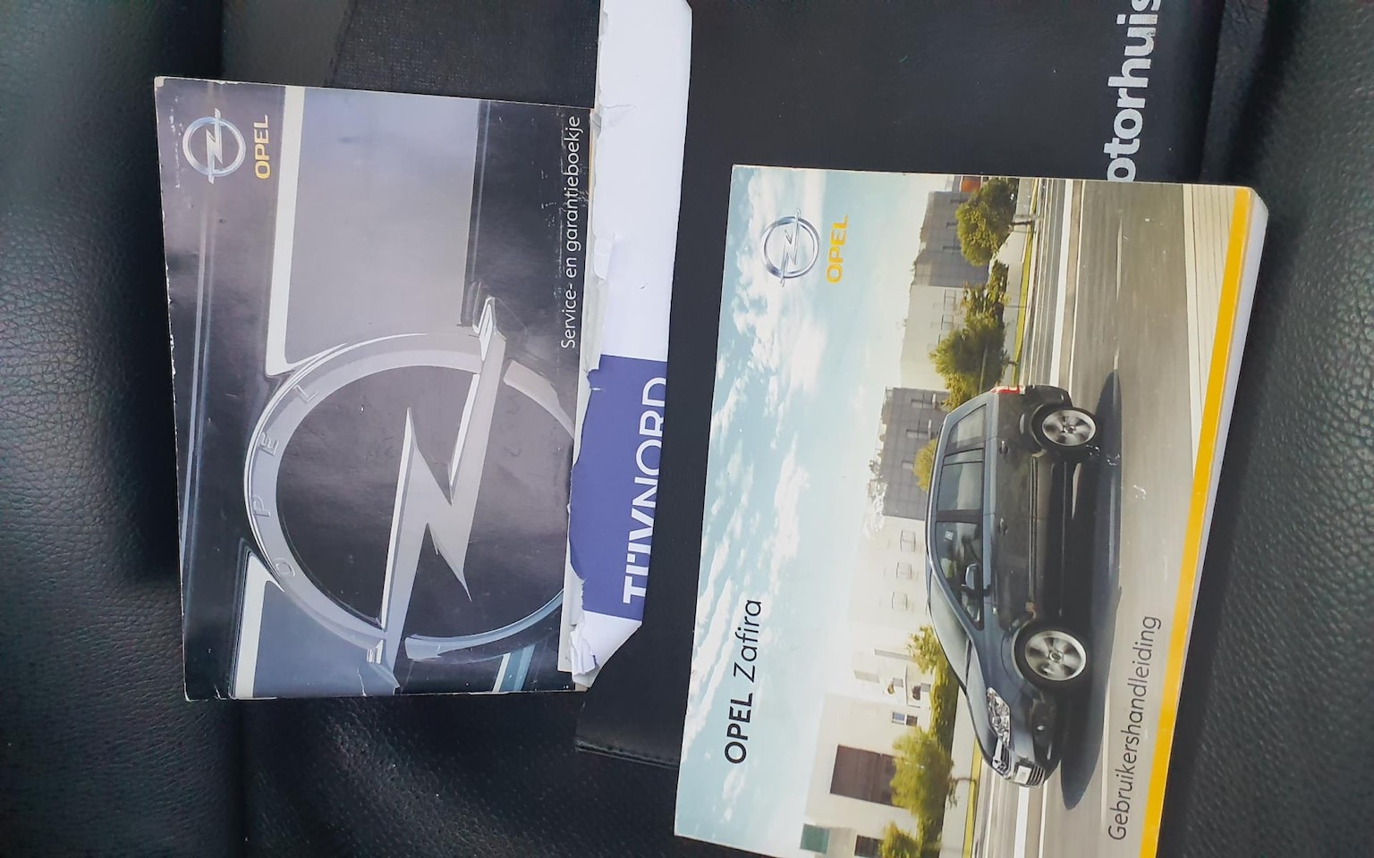 Opel Zafira - 2.2 Cosmo Automaat 7 persoons , leer - AutoWereld.nl