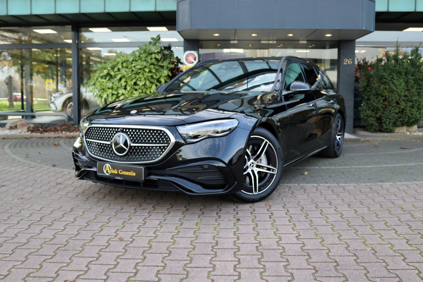 Mercedes-Benz E-klasse Estate - 300 e AMG Line Panoramadak, Rijassistentiepakket, Trekhaak, Burmester - AutoWereld.nl