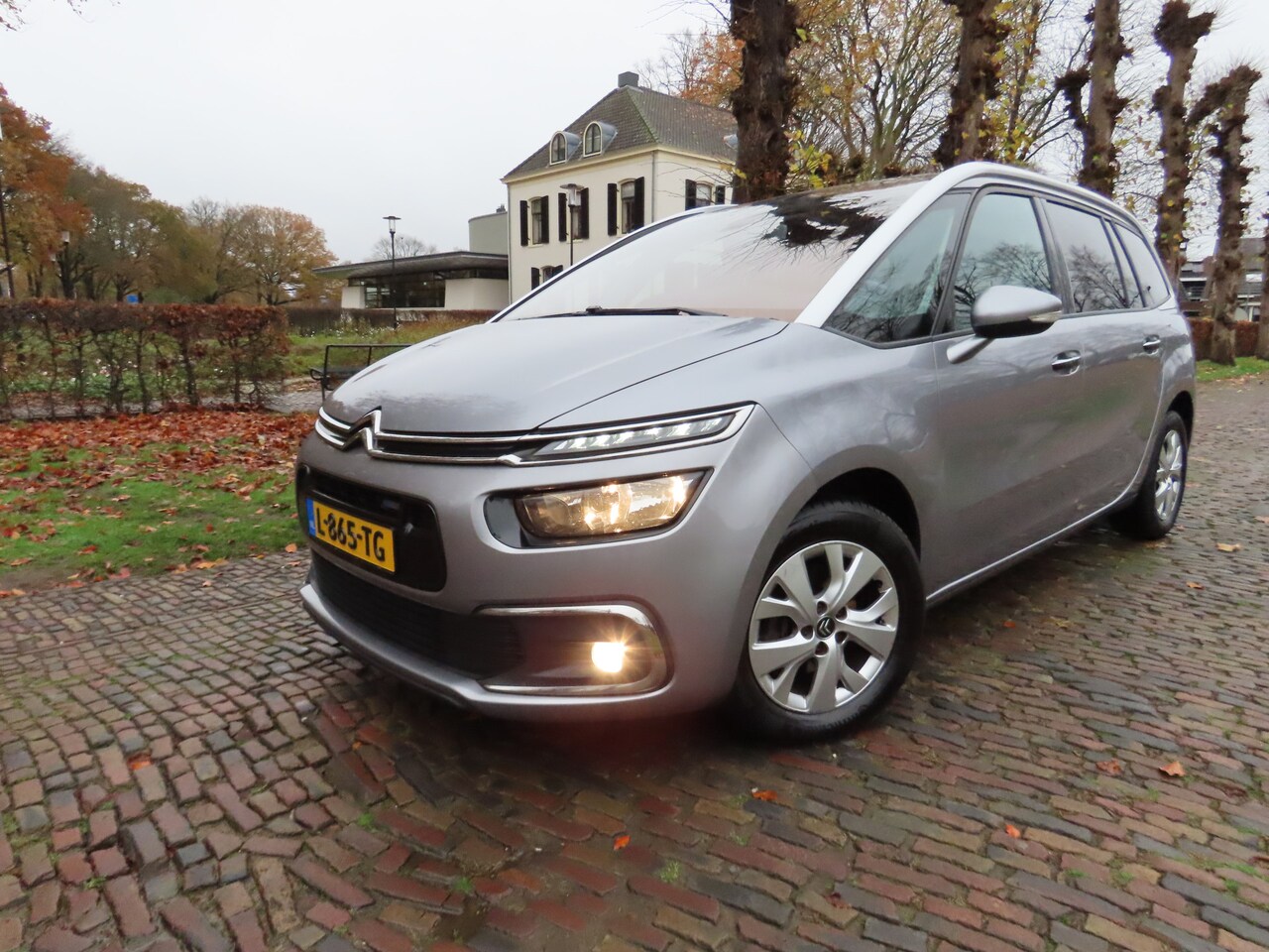Citroën Grand C4 Picasso - 1.2 PureTech Feel 7 Persoons Achteruitrijcamera Carplay Keyless Ecc Cruisecontrol Pdc Lm V - AutoWereld.nl