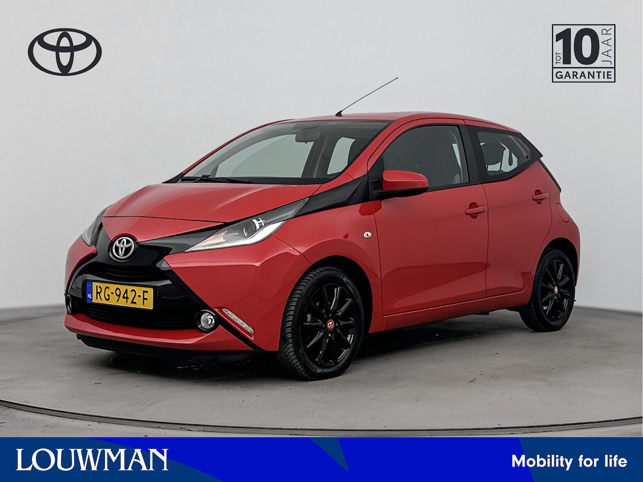 Toyota Aygo - 1.0 VVT-i x-play | Parkeercamera | NL-Auto | APK 1-2027 | Lichtmetalen Velgen | - AutoWereld.nl