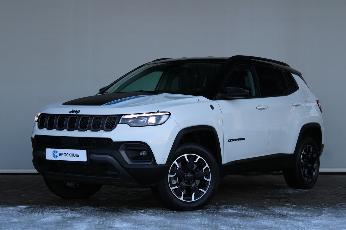 Jeep Compass - 4xe 240 Plug-in Hybrid Trailhawk | Lederen bekleding | Camera | ACC | Full-LED | LED-mistl - AutoWereld.nl