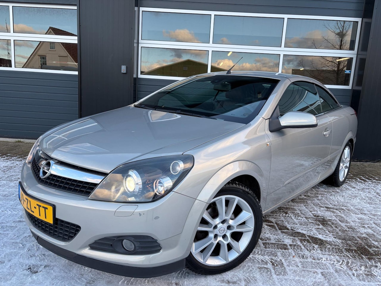 Opel Astra TwinTop - 1.8 |Airco|Nette Cabrio|Automaat!!!| - AutoWereld.nl