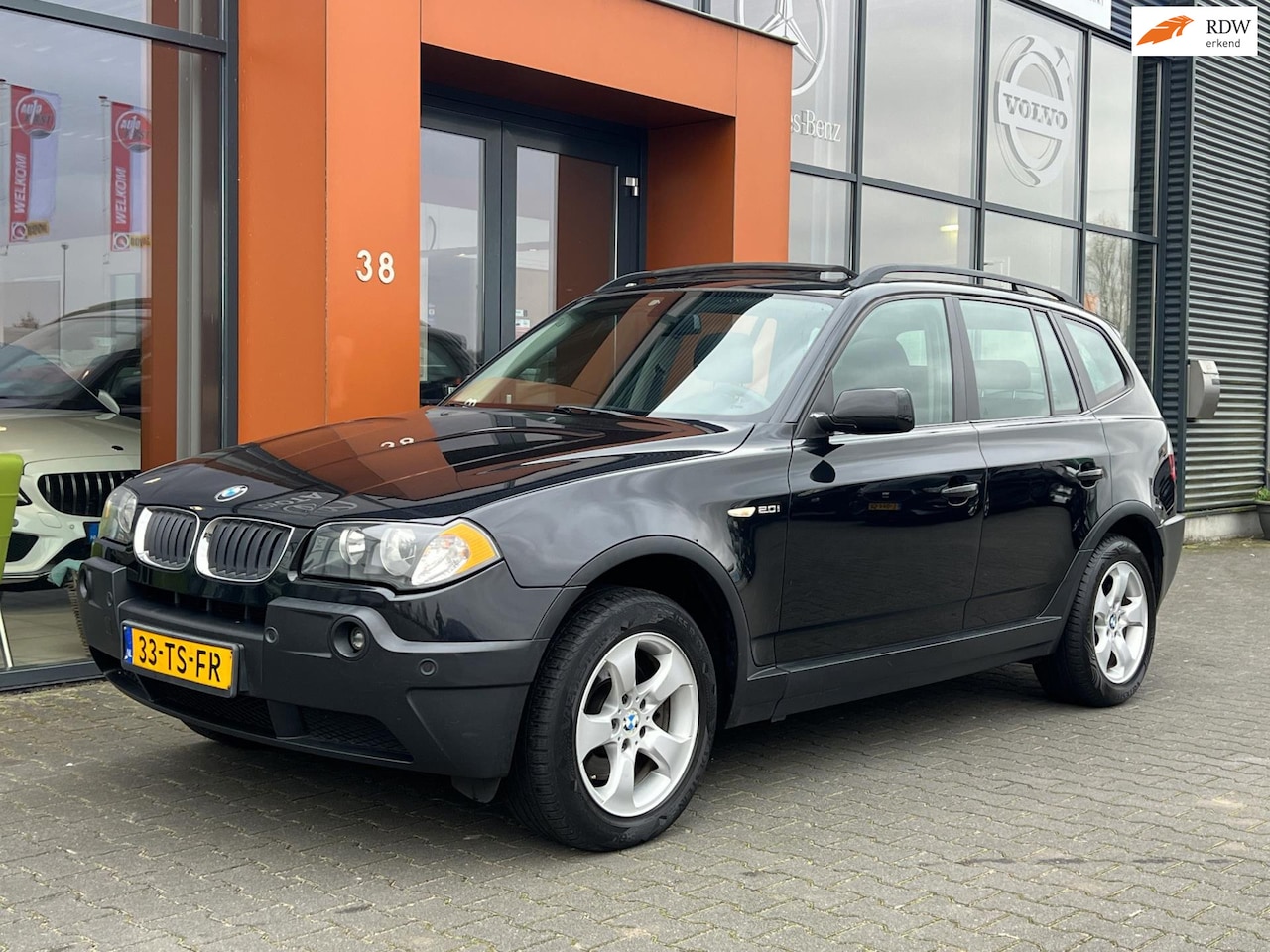 BMW X3 - 2.0i Exec.|Panodak|Cruise|Clima|Trekhaak|Stoelverwarm - AutoWereld.nl