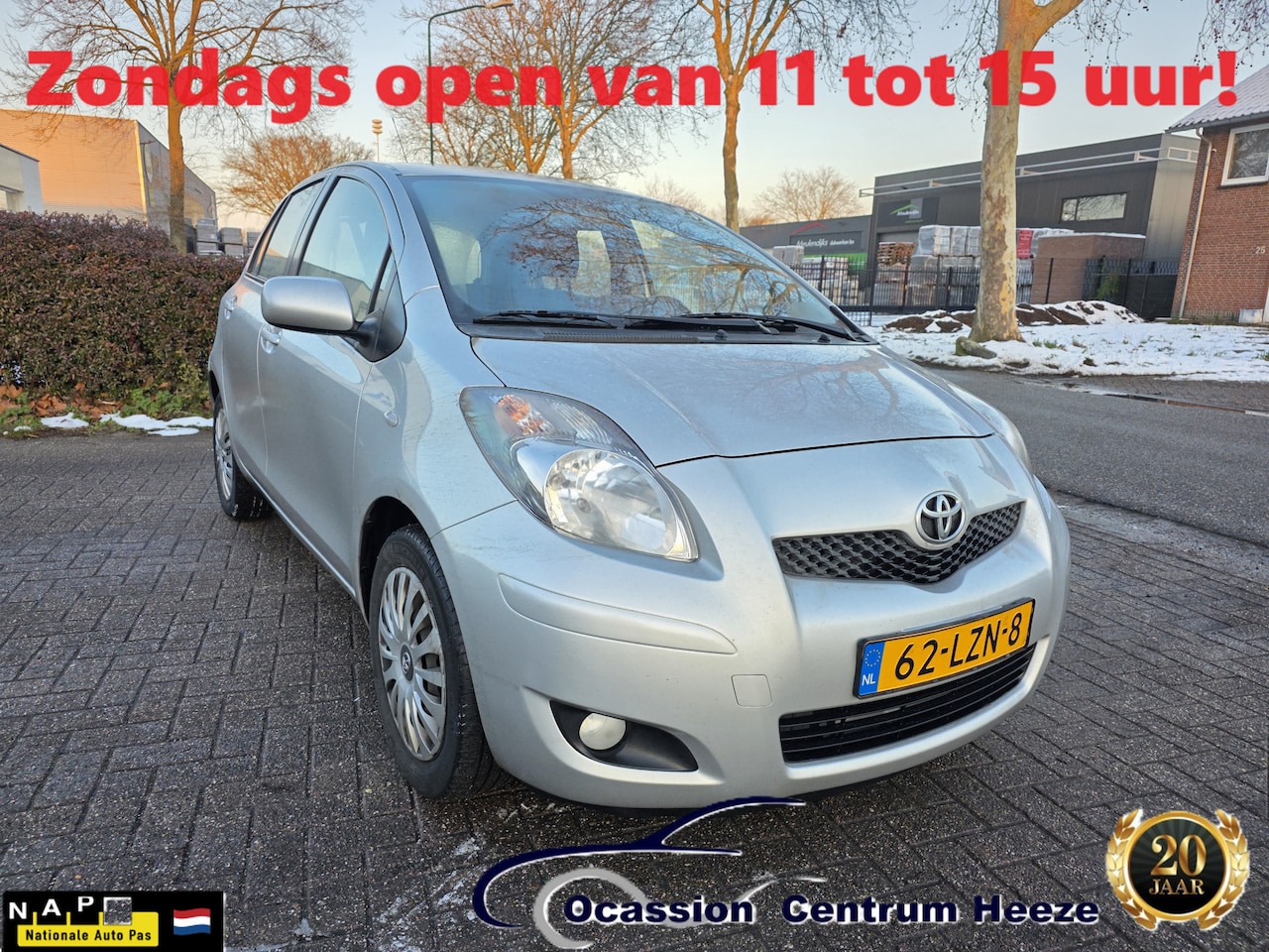 Toyota Yaris - 1.3 VVTi AUT, Navigatie! Trekhaak! Dealer ond! Zondag OPEN! - AutoWereld.nl