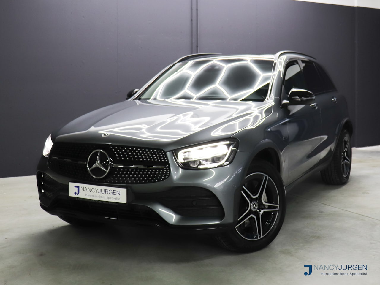 Mercedes-Benz GLC-klasse - 300e 4M | Aut 9G | AMG | Pano | Camera | DAB | Parkeer Pakket | Zwenkb. Trekhaak | Night P - AutoWereld.nl