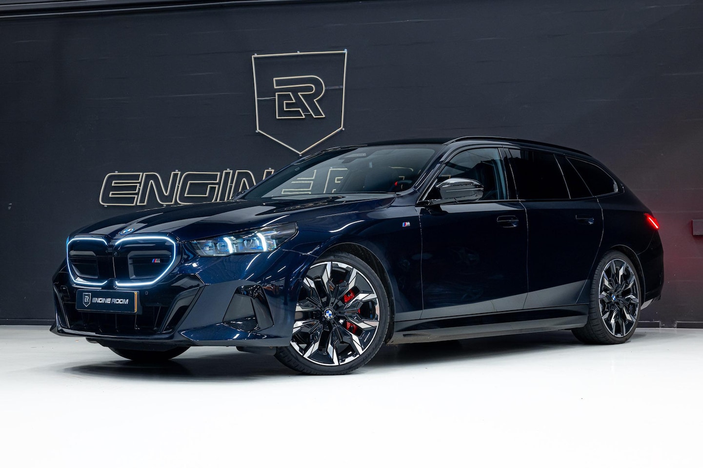 BMW i5 Touring - M60 xDrive 84 kWh M60 xDrive 84 kWh - AutoWereld.nl