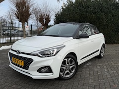 Hyundai i20 - 1.2 (4 cil.), Apple CarPlay, Clima, Cruise Control, Navigatie, Camera, Stoel- & Stuurverwa