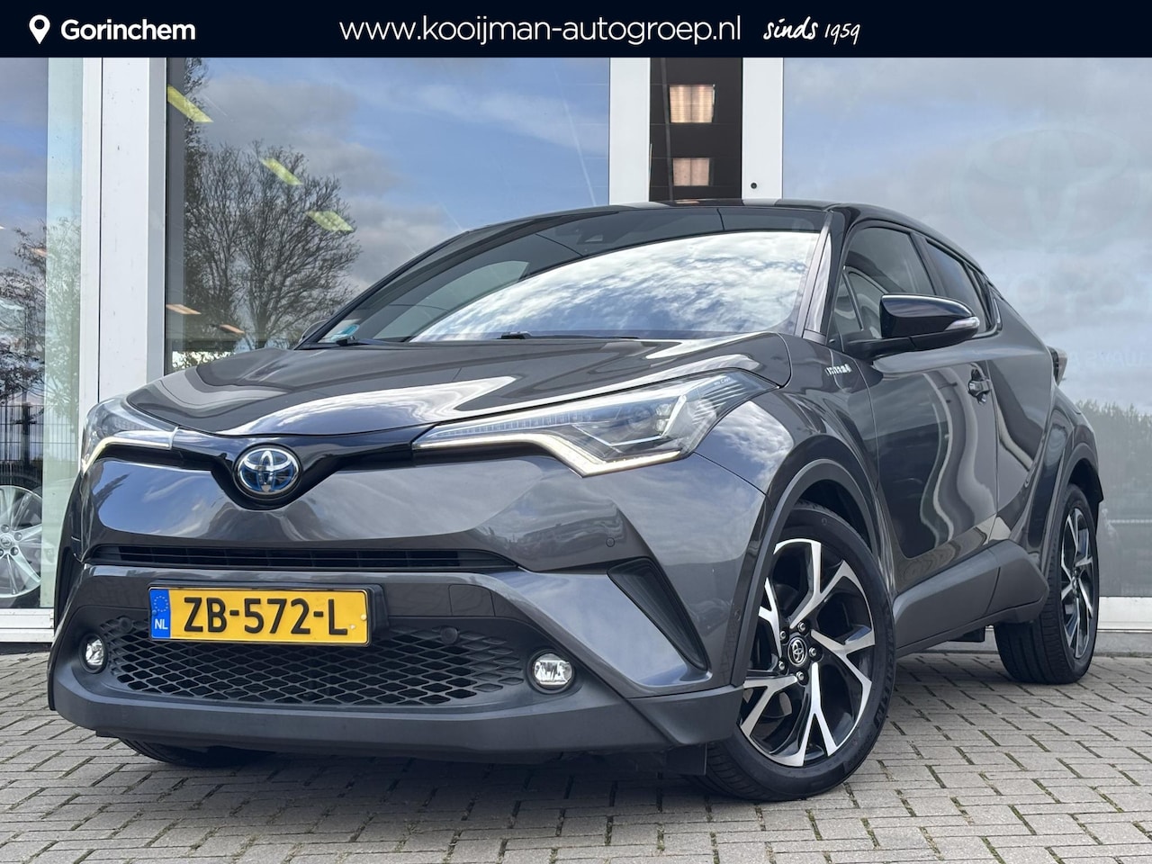 Toyota C-HR - 1.8 Hybrid Bi-Tone | Stoel en stuurverwarming | Navigatie | Blindspot | Toyota garantie to - AutoWereld.nl