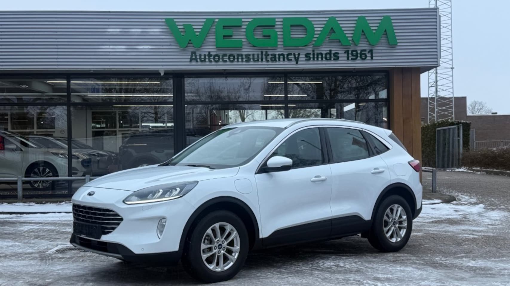 Ford Kuga - 2.5 PHEV TITANIUM / Winter pack - AutoWereld.nl