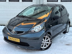 Toyota Aygo - 1.0-12V + Elektrische ramen/airco/5 deuren