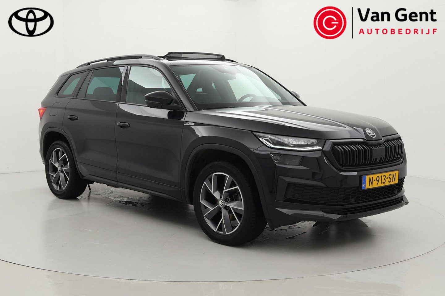 Skoda Kodiaq - 1.5 TSI Sportline Business | Panoramadak | Trekhaak | Navigatie | Matrix LED | Stoel-/stuu - AutoWereld.nl