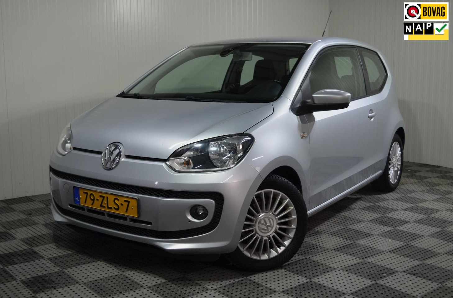 Volkswagen Up! - 1.0 high up! BlueMotion / Navi. / LM velgen / NL auto - AutoWereld.nl