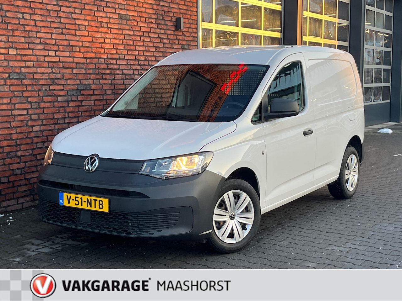 Volkswagen Caddy Cargo - 2.0 TDI AchteruitrijCam./PDC/Airco/Trekhaak/AppConnect - AutoWereld.nl