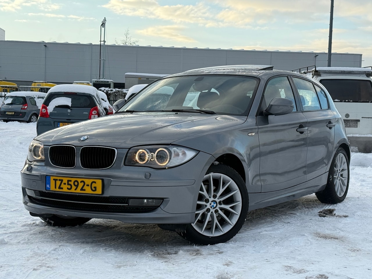 BMW 1-serie - 116i High Executive/ DAKJE/ NAVI/ 6BAK - AutoWereld.nl